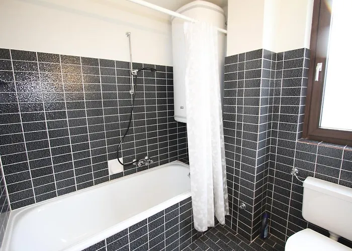 63 - 18 * ケーニヒスライテン